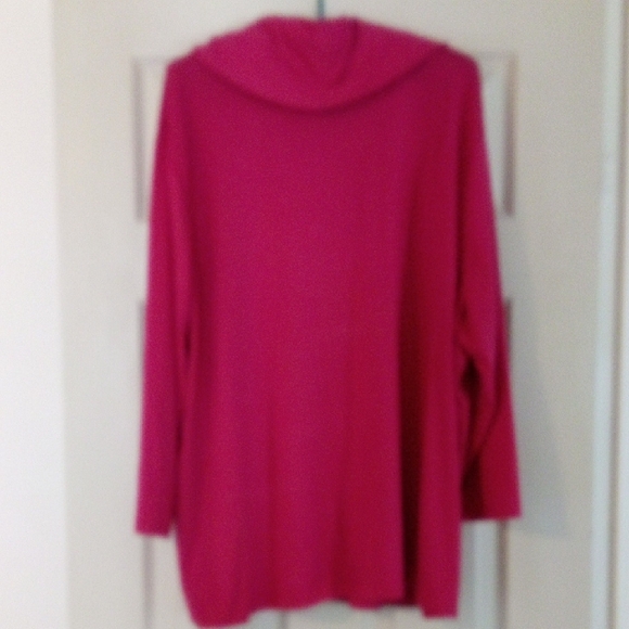 Peter Nygard Cowl Neck Top - Picture 3 of 3